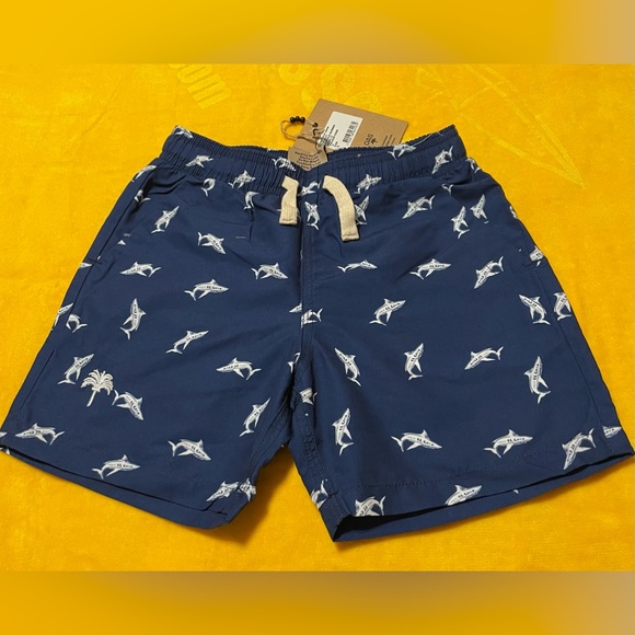 OAS Boys Shark 🦈 swim trunks Sz.6 - Picture 1 of 2